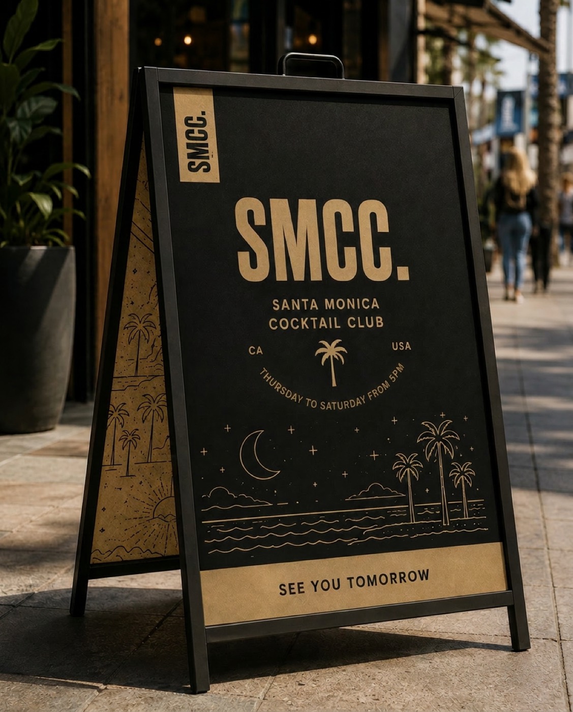 SMCC. cocktail club by night